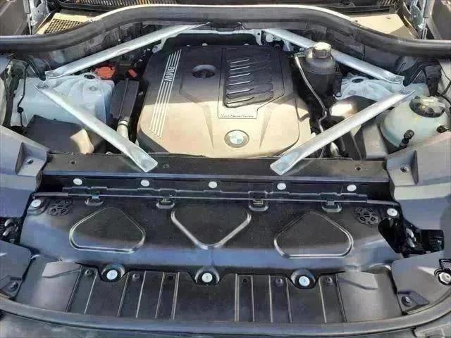 Certified Used 2019 White BMW xDrive40i image 28