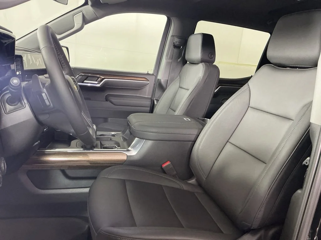 New 2026 Black Chevrolet LT image 4