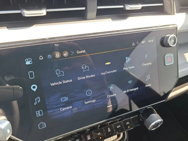 New 2027 Summit White Chevrolet LT image 29
