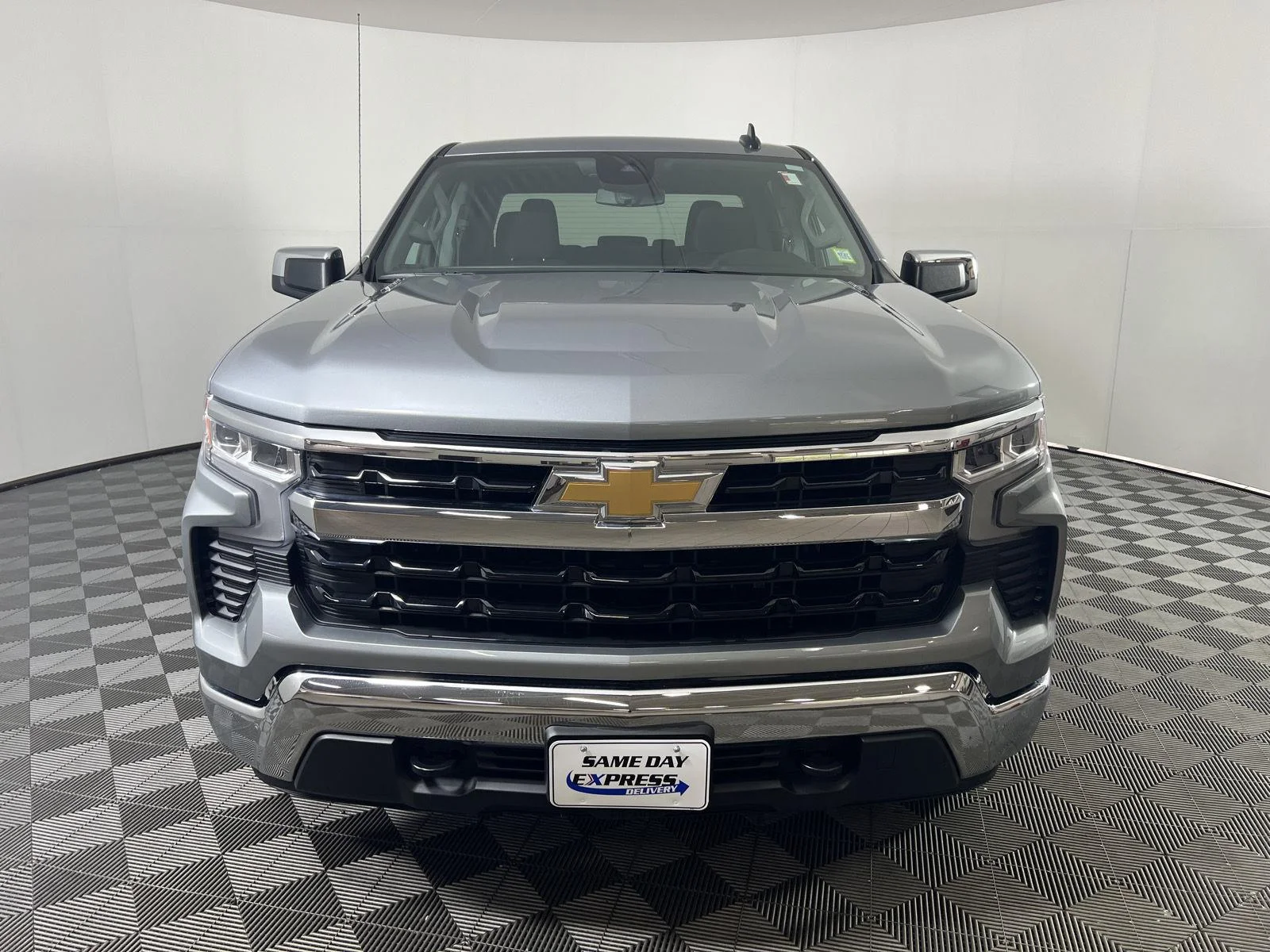 Used 2025 Sterling Gray Metallic Chevrolet LT (2FL) image 29