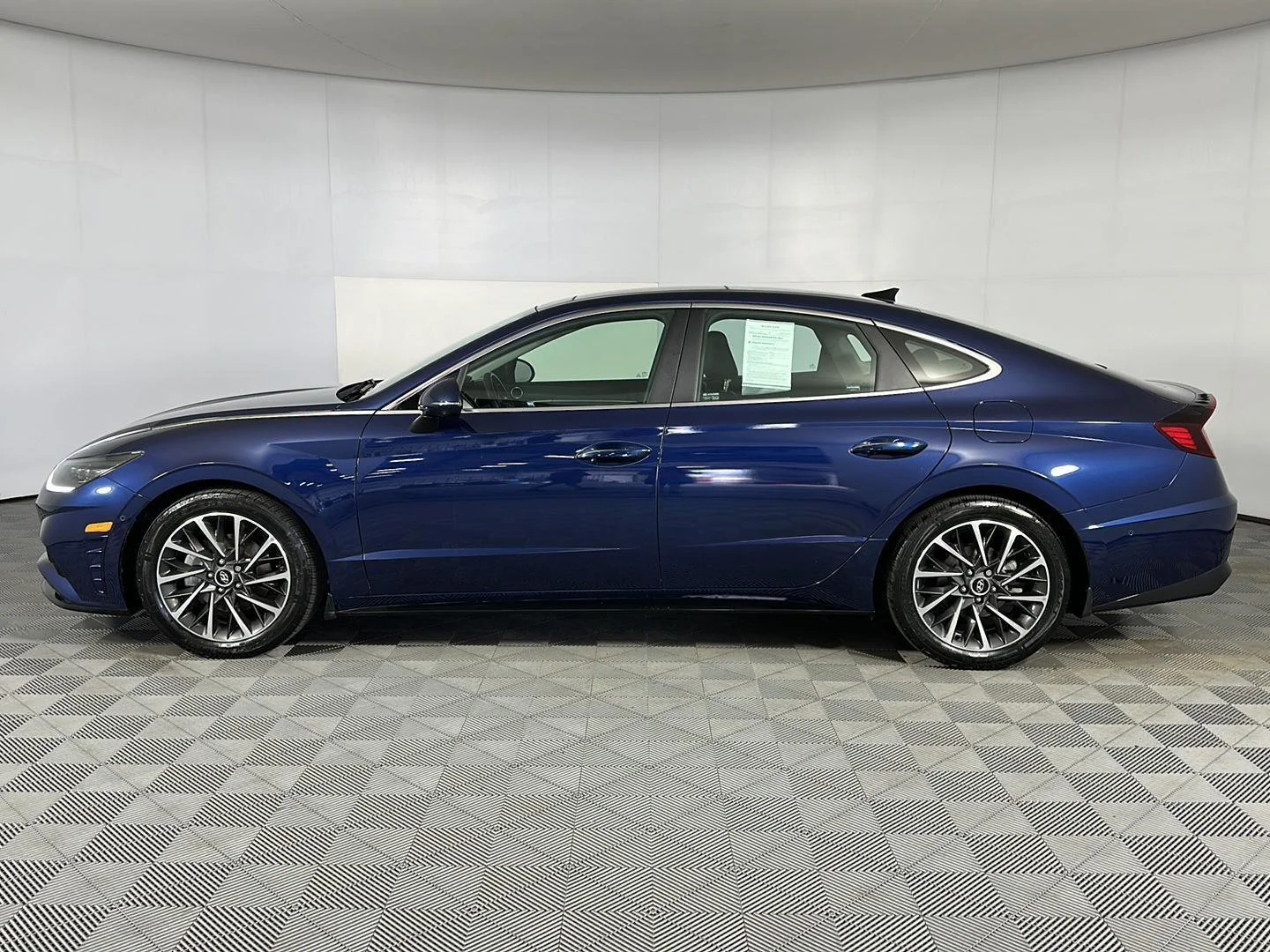 Used 2021 Stormy Sea Hyundai Limited image 4