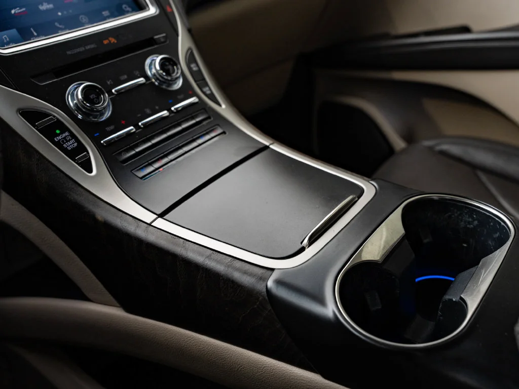 Used 2020 Pristine White Lincoln Reserve image 39