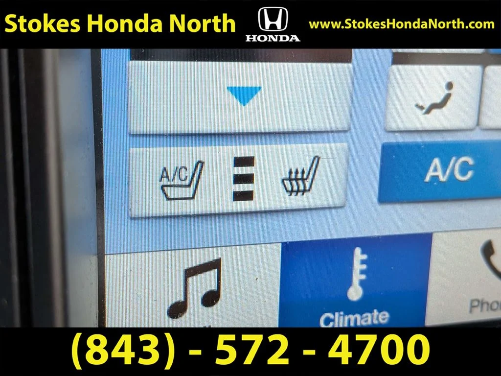Used 2017 Gray Ford Limited image 27