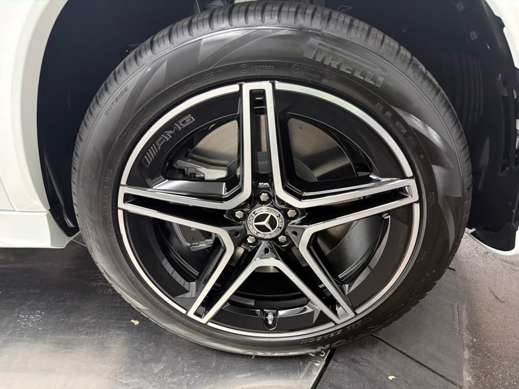New 2027 Polar White Mercedes-Benz GLS 450 image 11