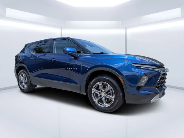 2023 Chevrolet Blazer 2.0T 2LT FWD's photo