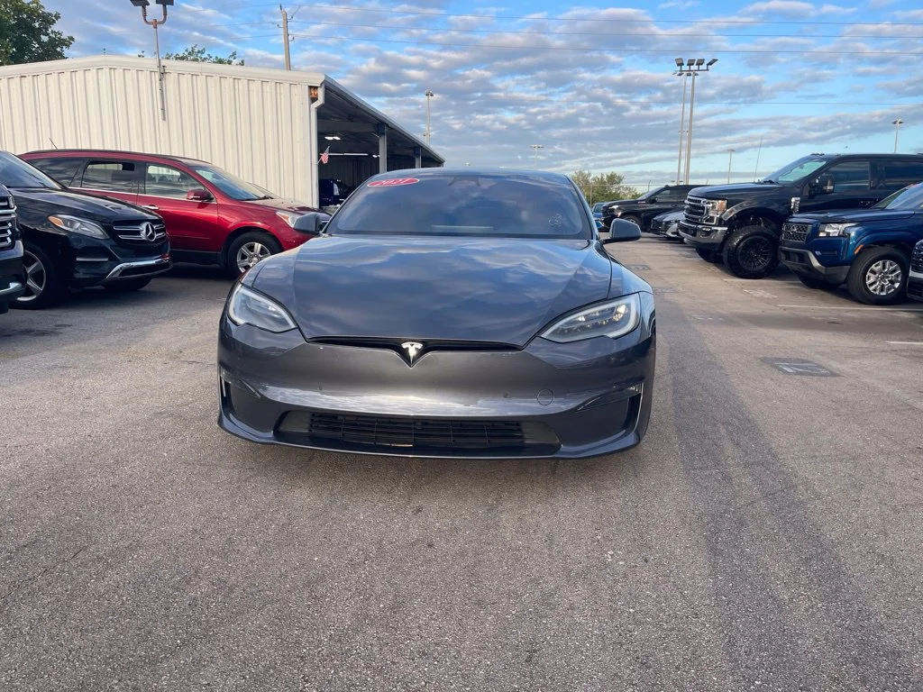 Used 2021  Tesla Long Range image 2
