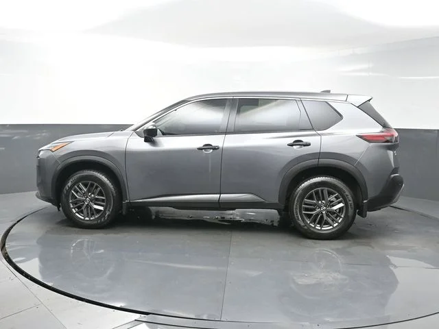 Used 2022 Gray Nissan S image 4