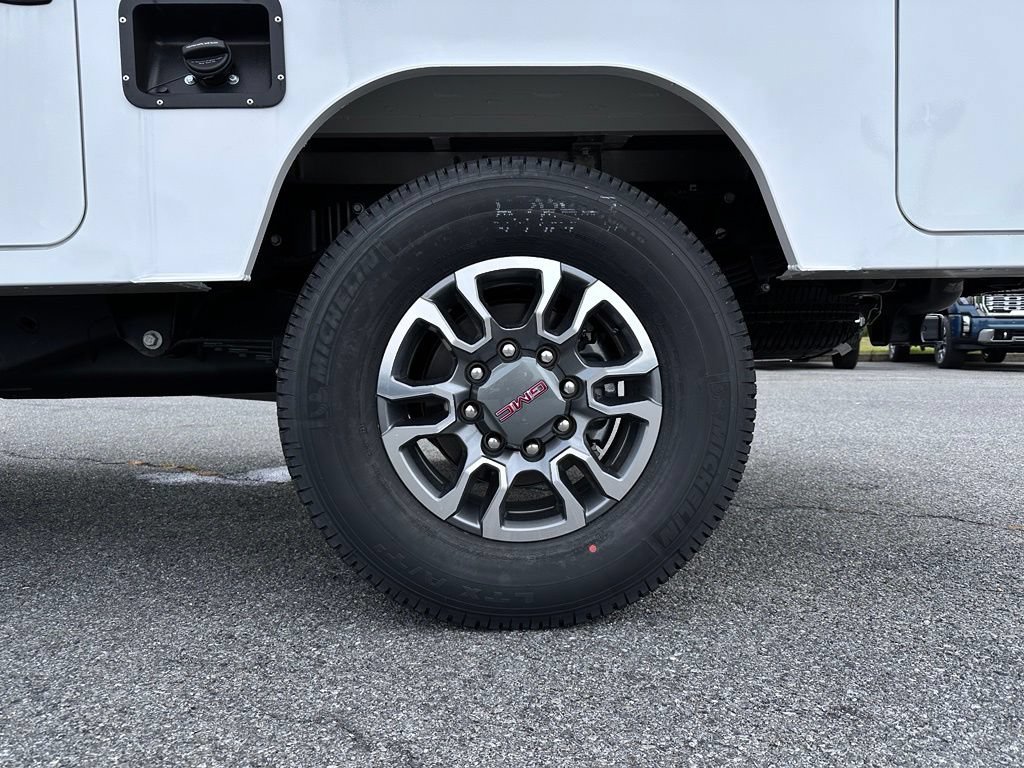 2026 GMC Sierra 3500HD Pro - Photo 37