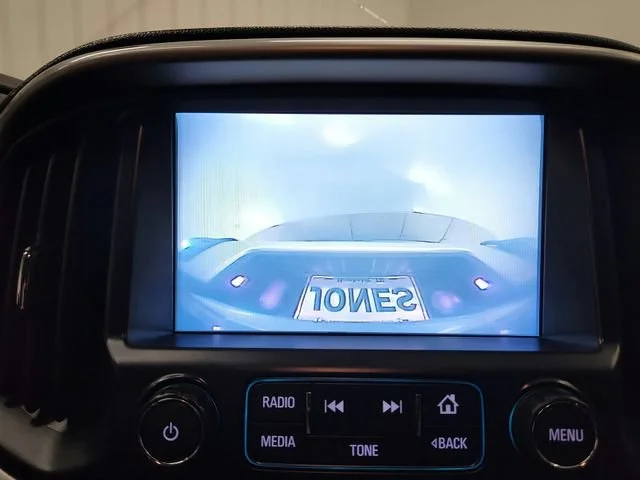 Used 2018 SILVER ICE METALLIC Chevrolet 2WD LT image 22