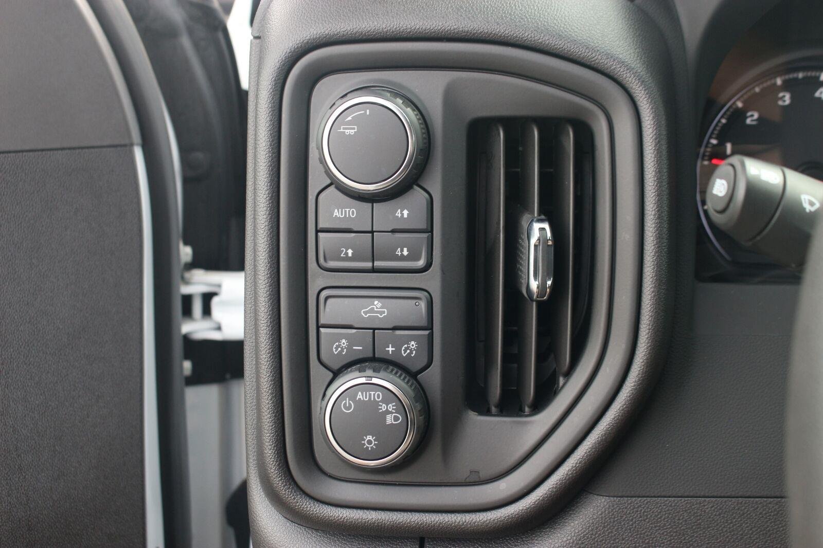 Used 2024 Summit White Chevrolet Custom Trail Boss image 31
