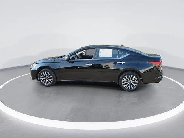 Used 2025 Black Nissan 2.5 SV image 6