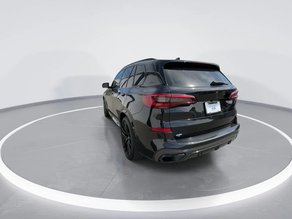 Used 2021 Black BMW xDrive40i image 6