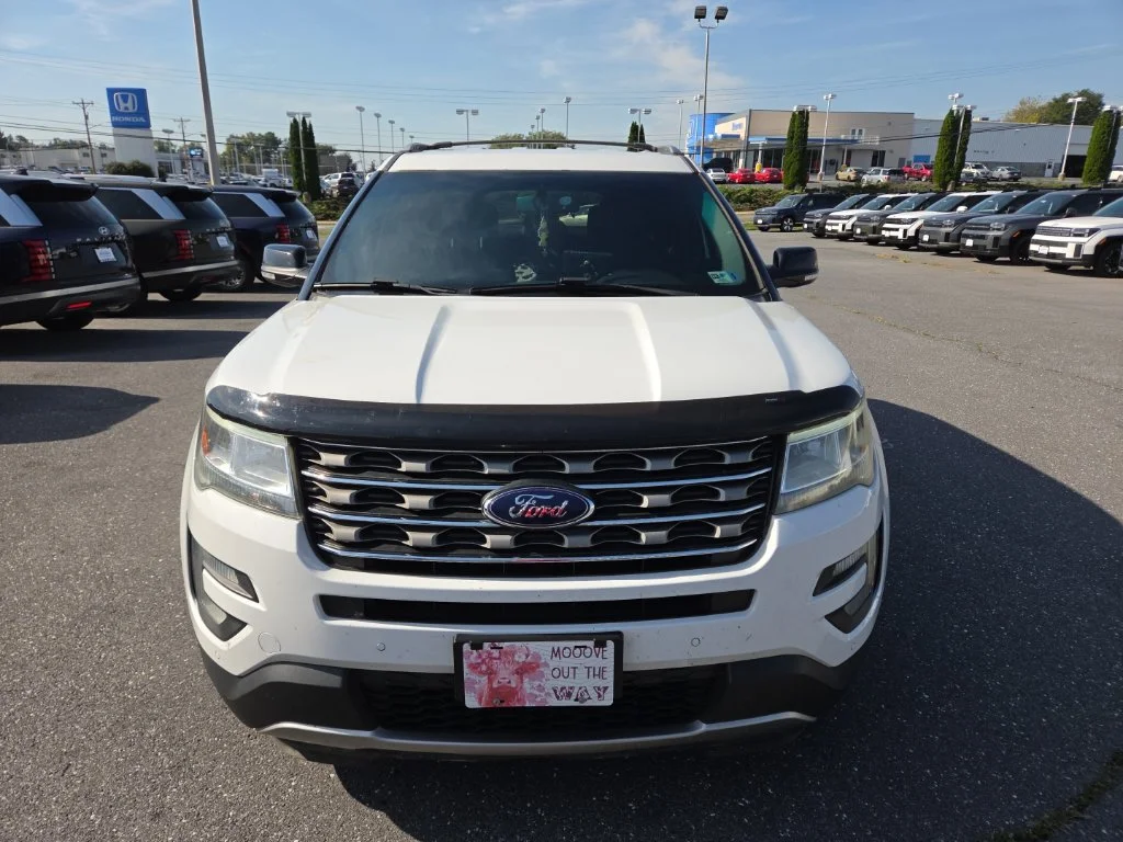 Used 2016 White Ford XLT image 4