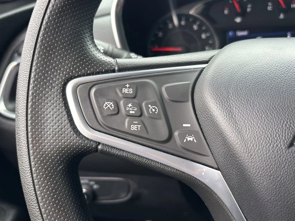 Used 2022 Summit White Chevrolet LT image 30