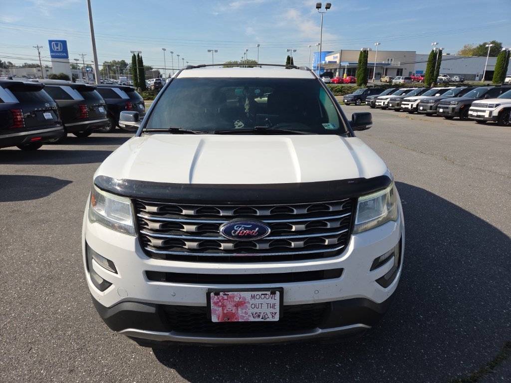 Used 2016 White Ford XLT image 4