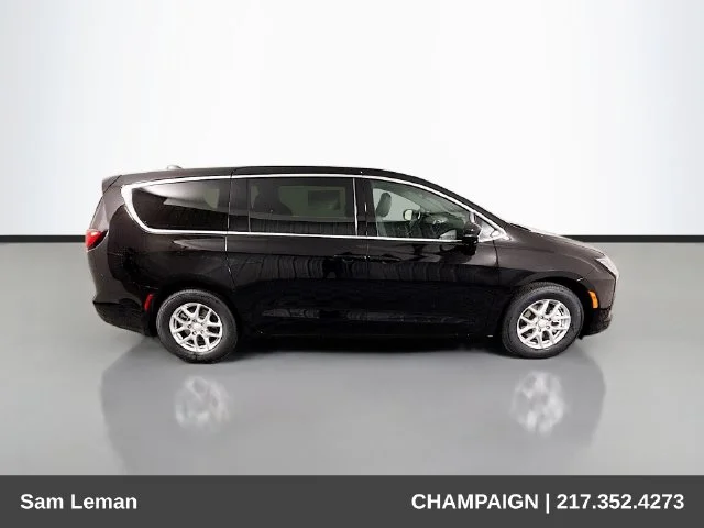 2027 Chrysler Pacifica Select - Photo 8
