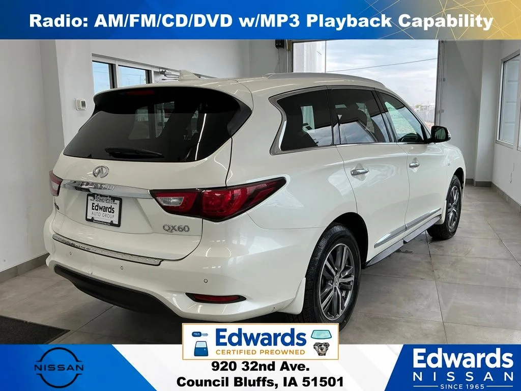 Used 2017 White INFINITI Base image 12