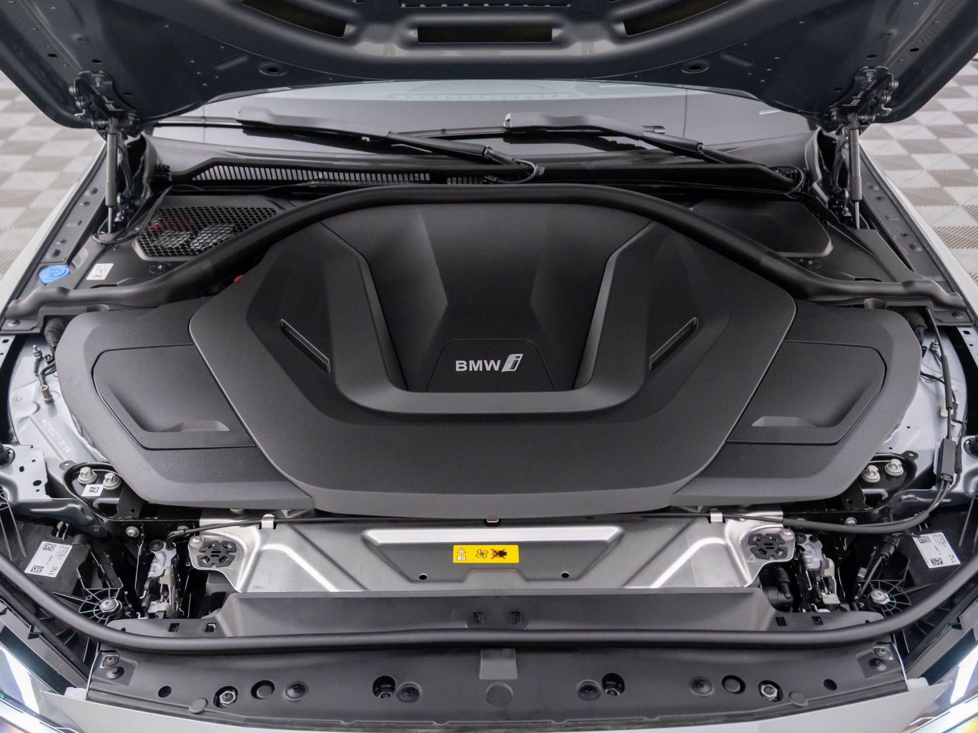 New 2026 Skyscraper Grey Metallic BMW xDrive40 image 31