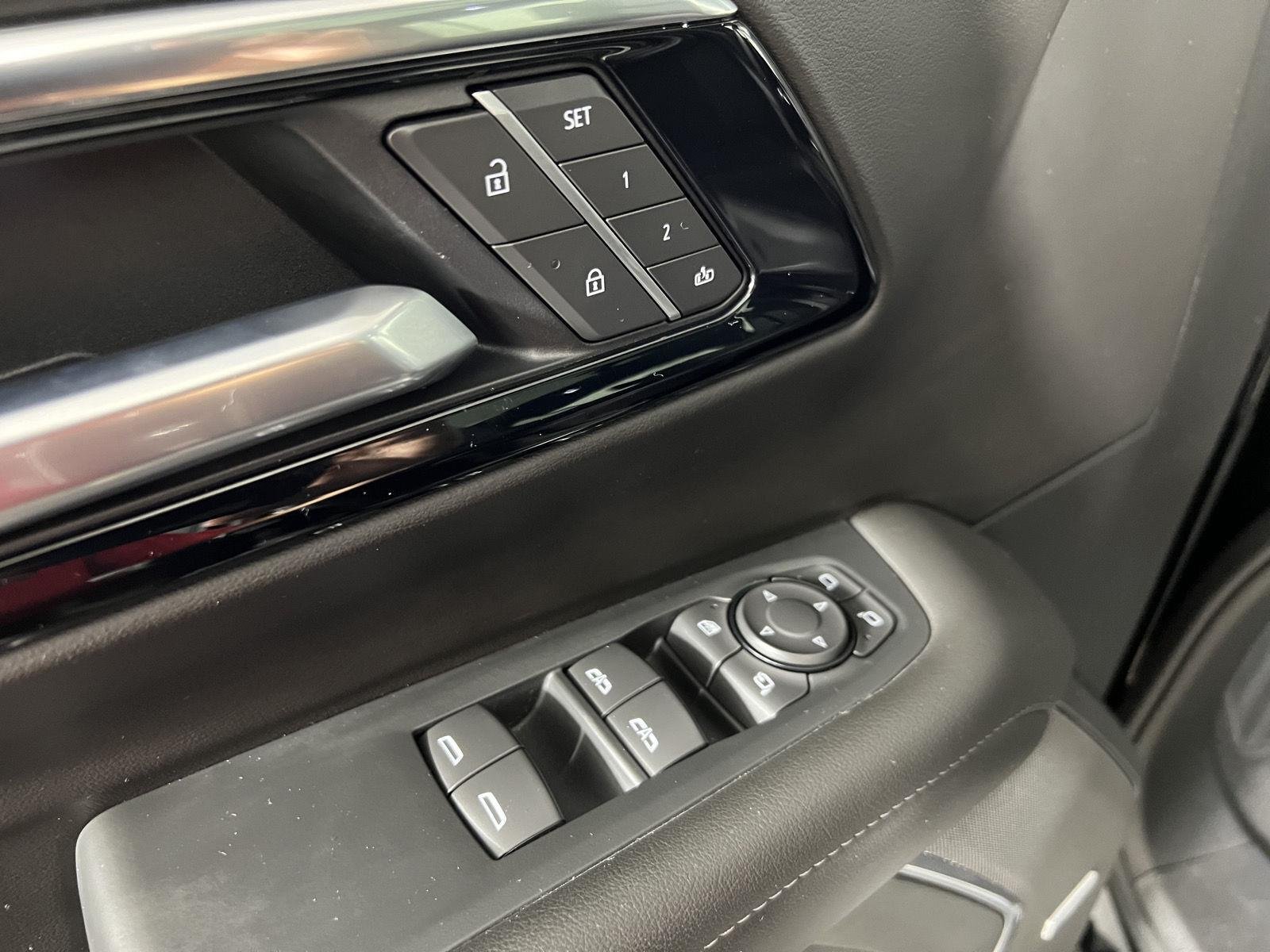 Used 2026 Black Chevrolet Z71 image 26