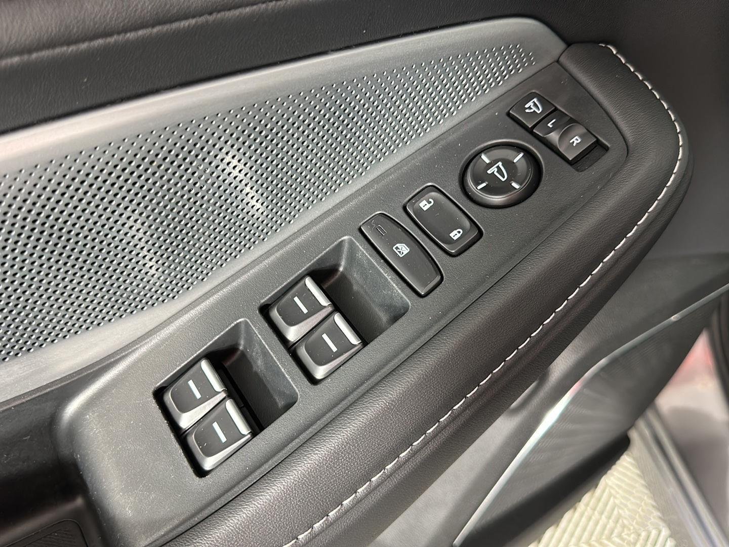 Used 2025 Liquid Carbon Metallic Acura SH-AWD w/Tech image 8