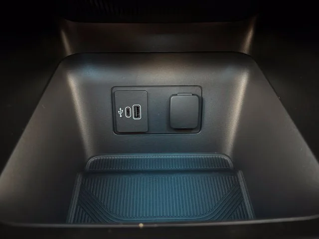 New 2027 Carbonized Gray Metallic Ford Platinum image 16