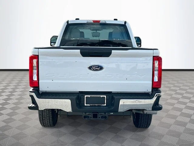 New 2026 Oxford White Ford XL image 5