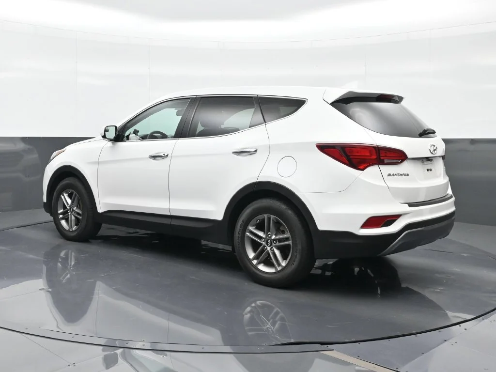 Used 2017 White Hyundai 2.4 Base image 2