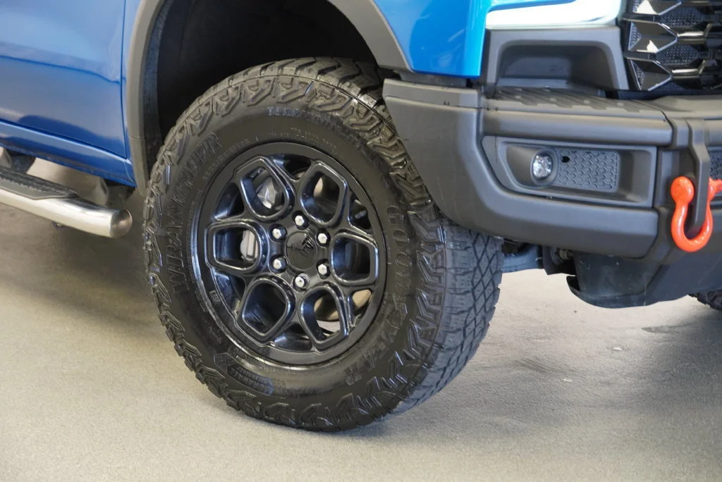 Used 2023 Glacier Blue Metallic Chevrolet ZR2 image 10