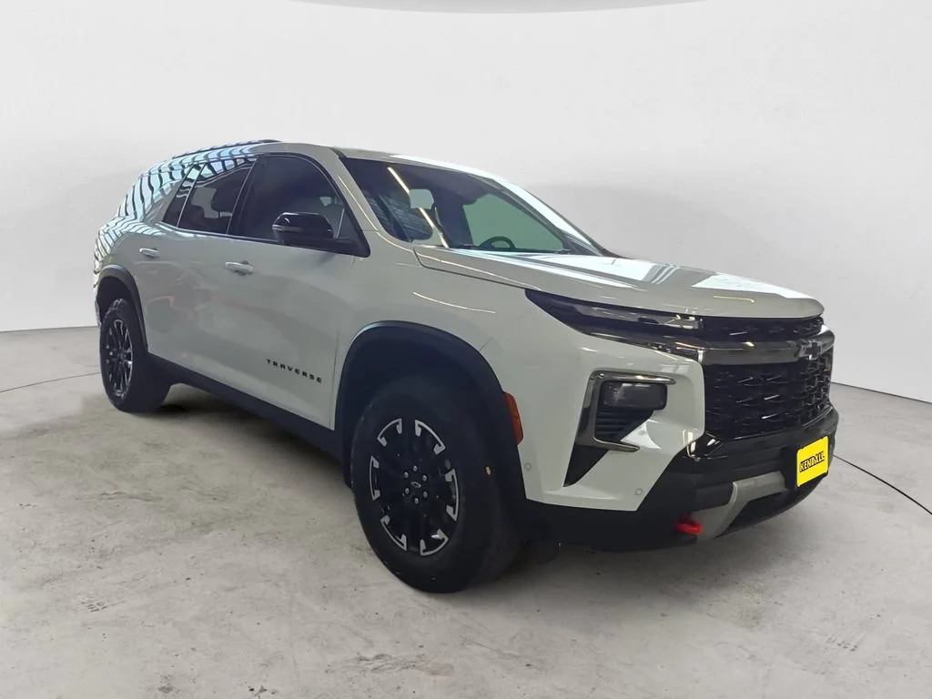 Used 2026 Polar White Tricoat Chevrolet Z71 image 3