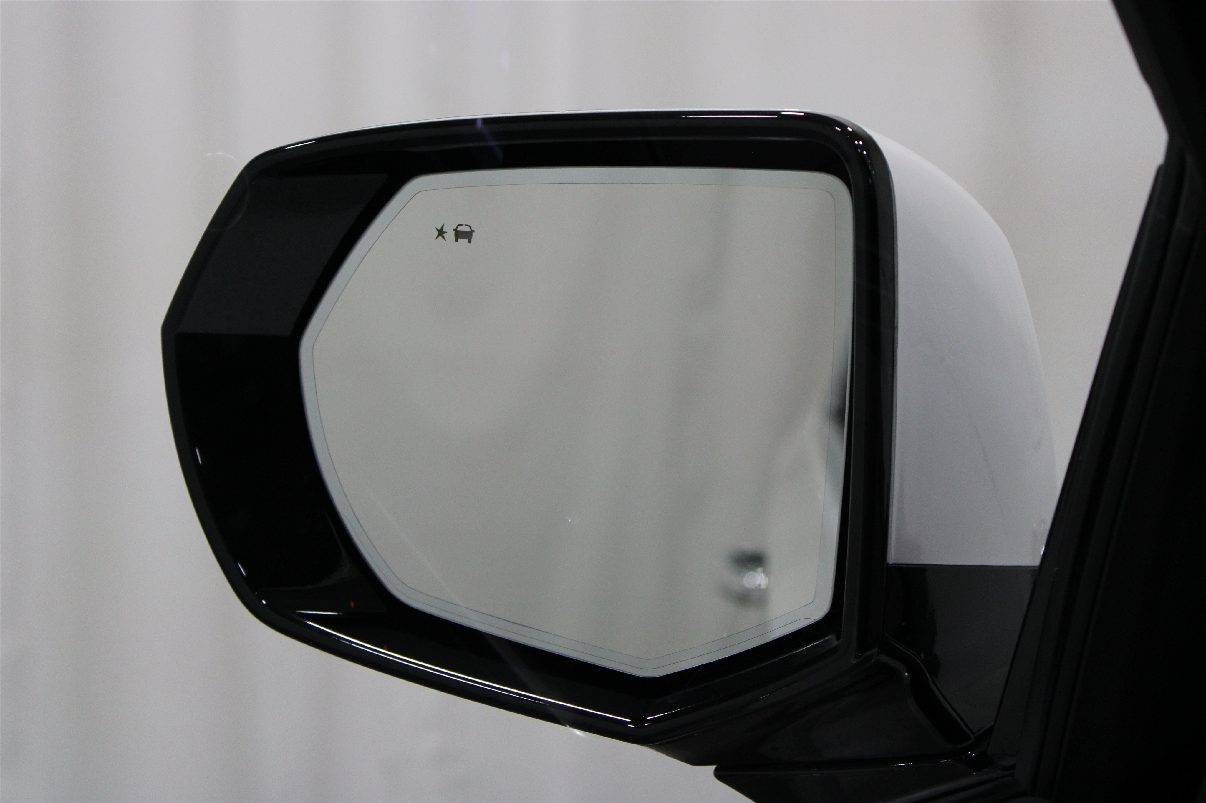 Used 2024 Iridescent Pearl Tricoat Chevrolet High Country image 26