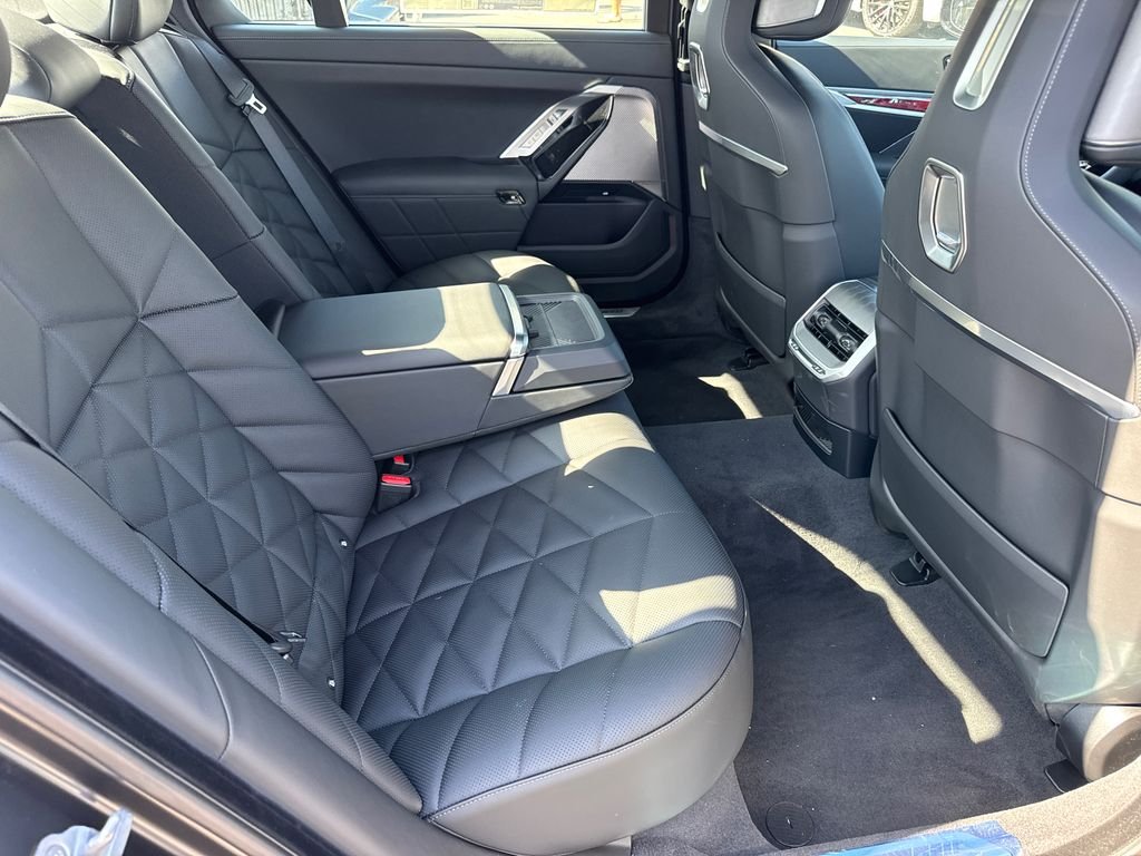 2026 BMW 7 Series 740i - Photo 15
