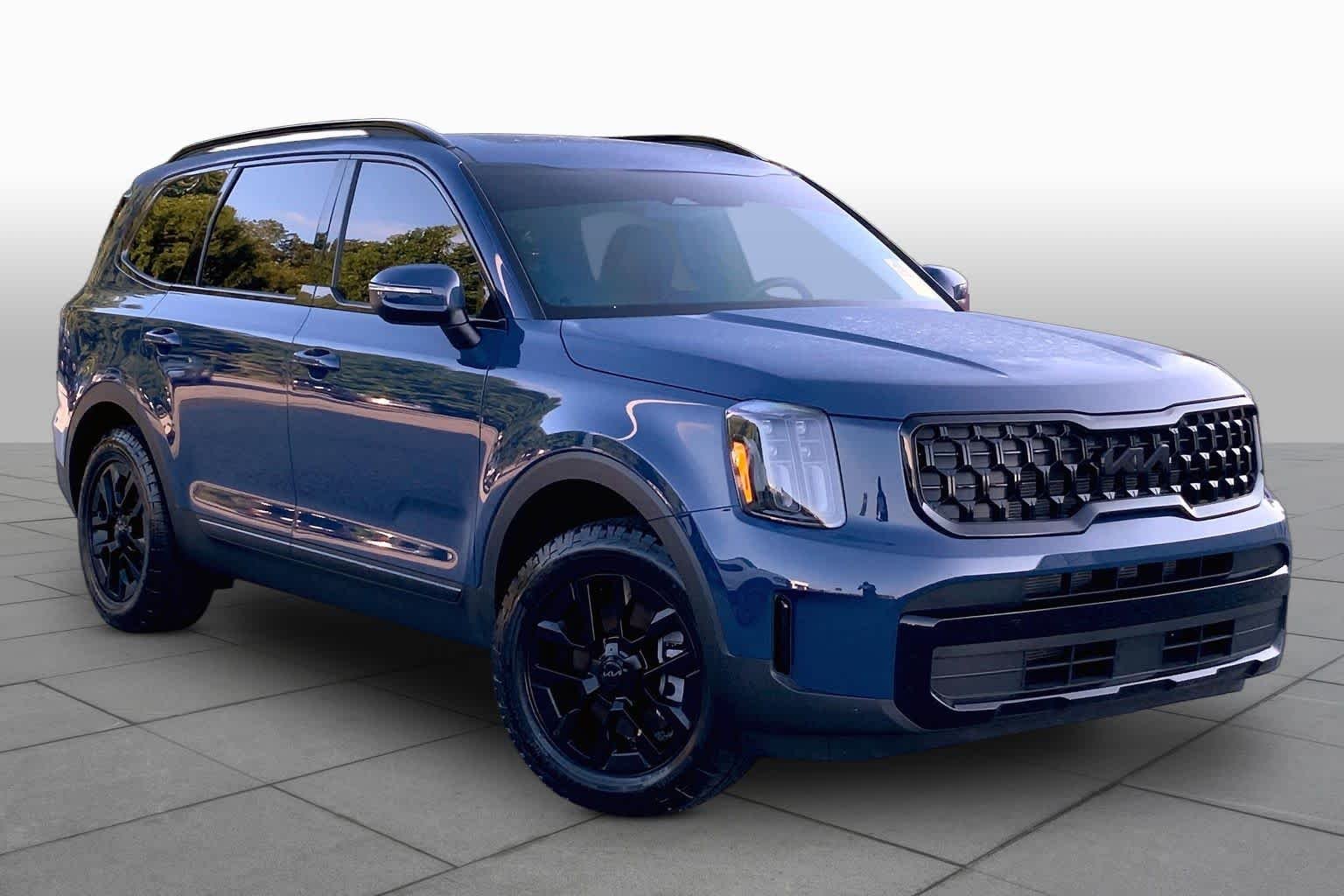 Used 2025 Midnight Lake Blue Kia EX X-Pro image 3
