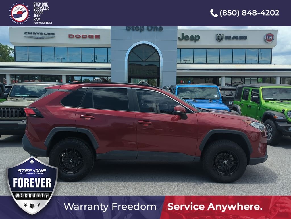Used 2019 Red Toyota XLE image 7