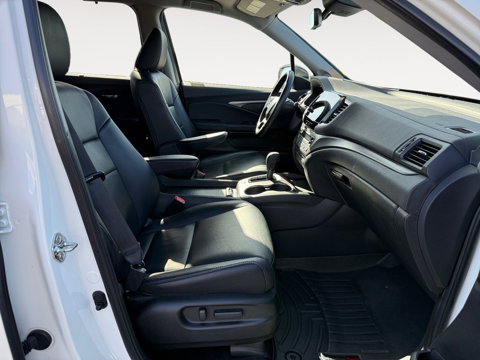 Certified Used 2019 Silver Honda EX-L image 19