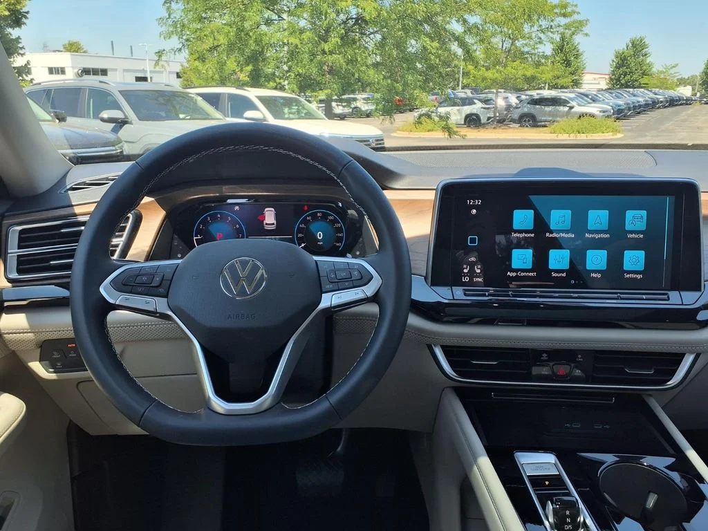 New 2026 Opal White Pearl Volkswagen 2.0T SE w/Technology image 13