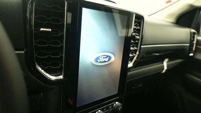 New 2026 Oxford White Ford XLT image 16