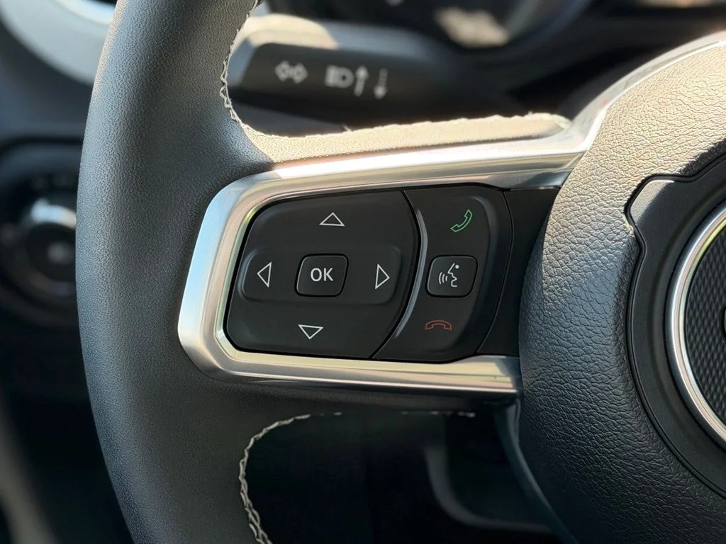Used 2025 White Jeep Sahara image 8