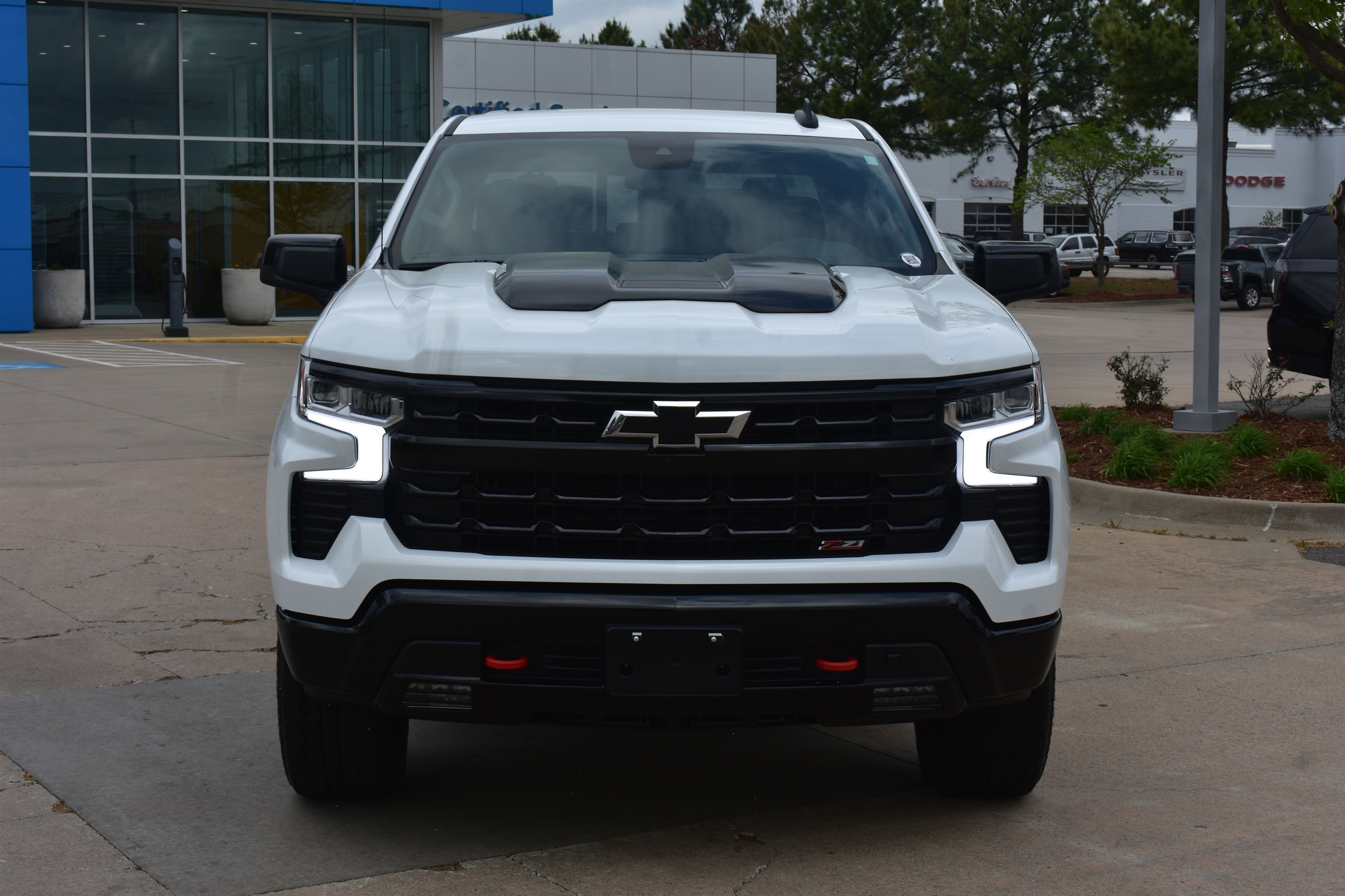 Used 2024 Chevrolet Silverado 1500 LT Trail Boss with VIN 3GCUDFE88RG305360 for sale in Little Rock