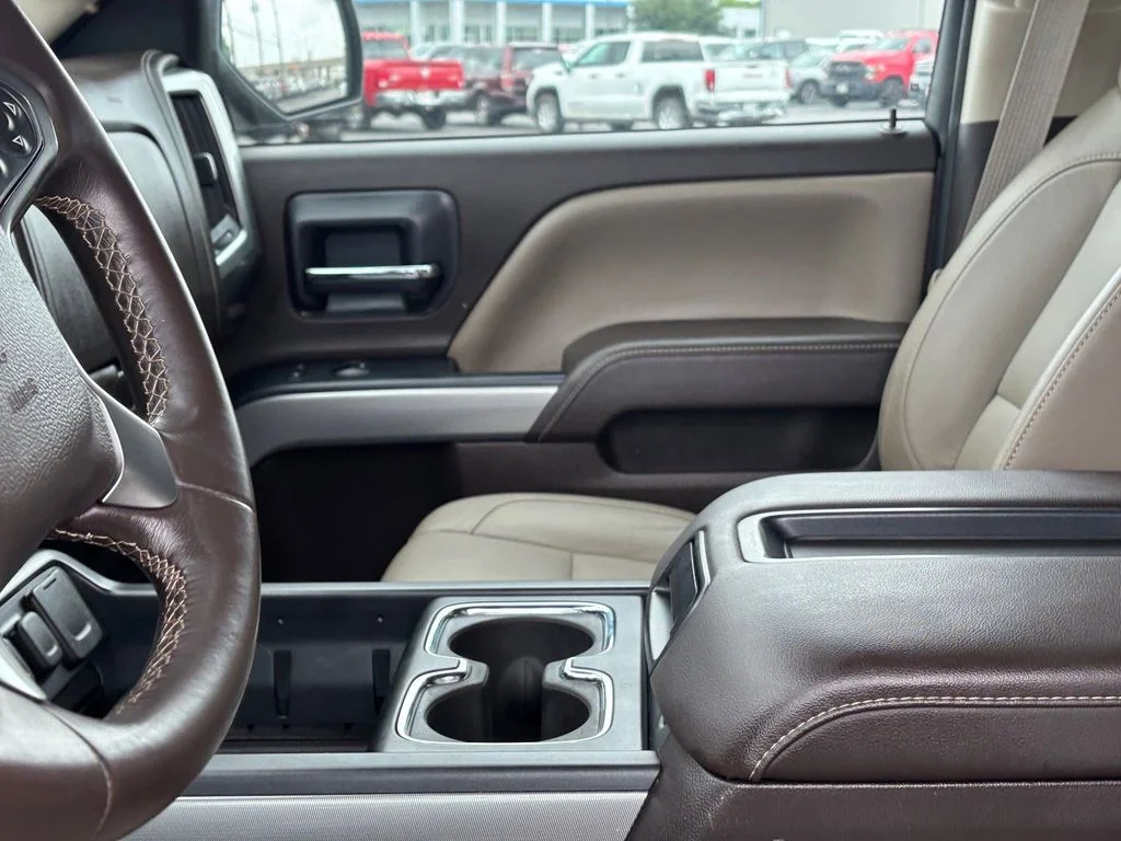 Used 2015 White Chevrolet LTZ image 10