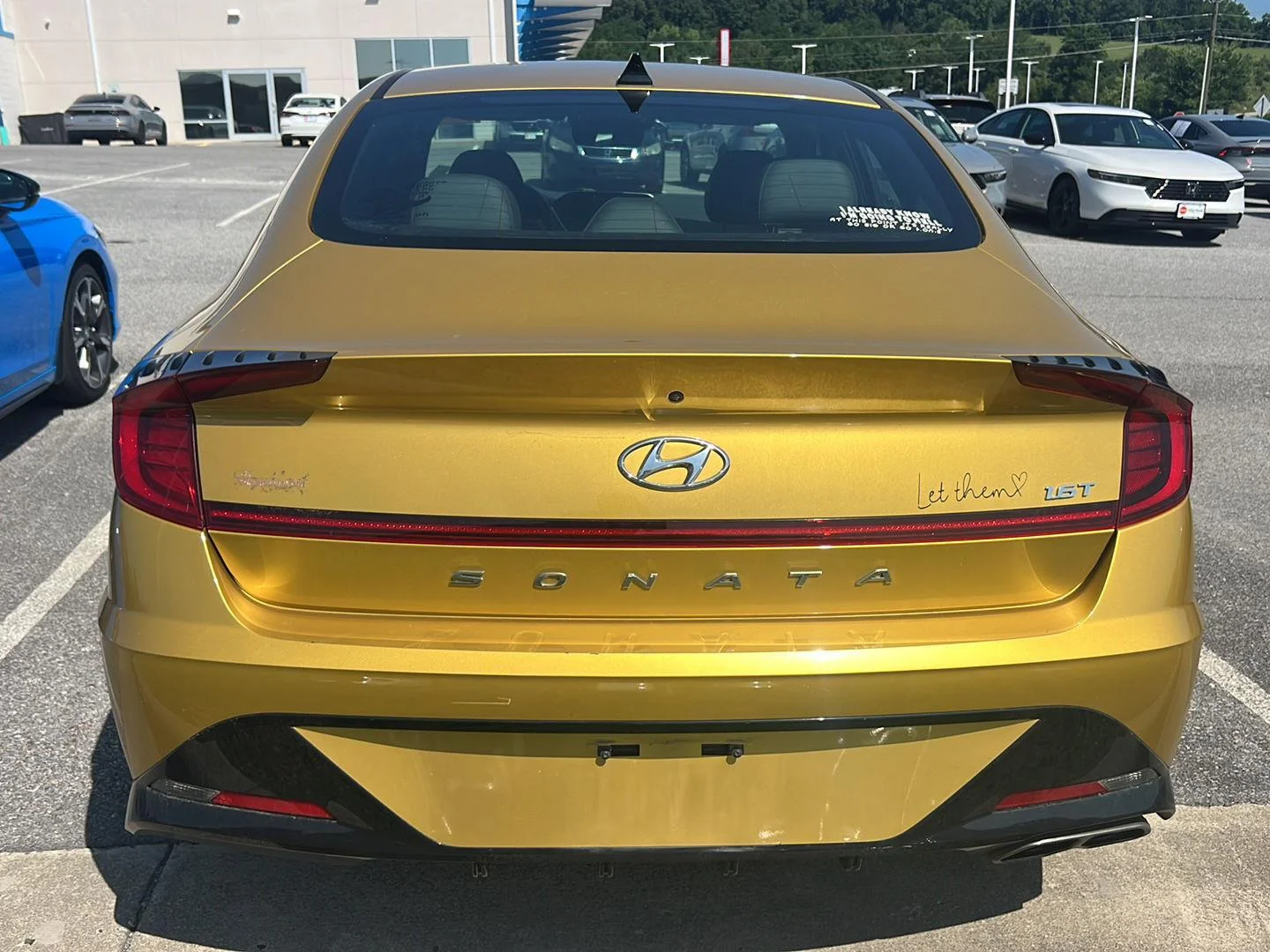 Used 2020 Glowing Yellow Hyundai SEL Plus image 3
