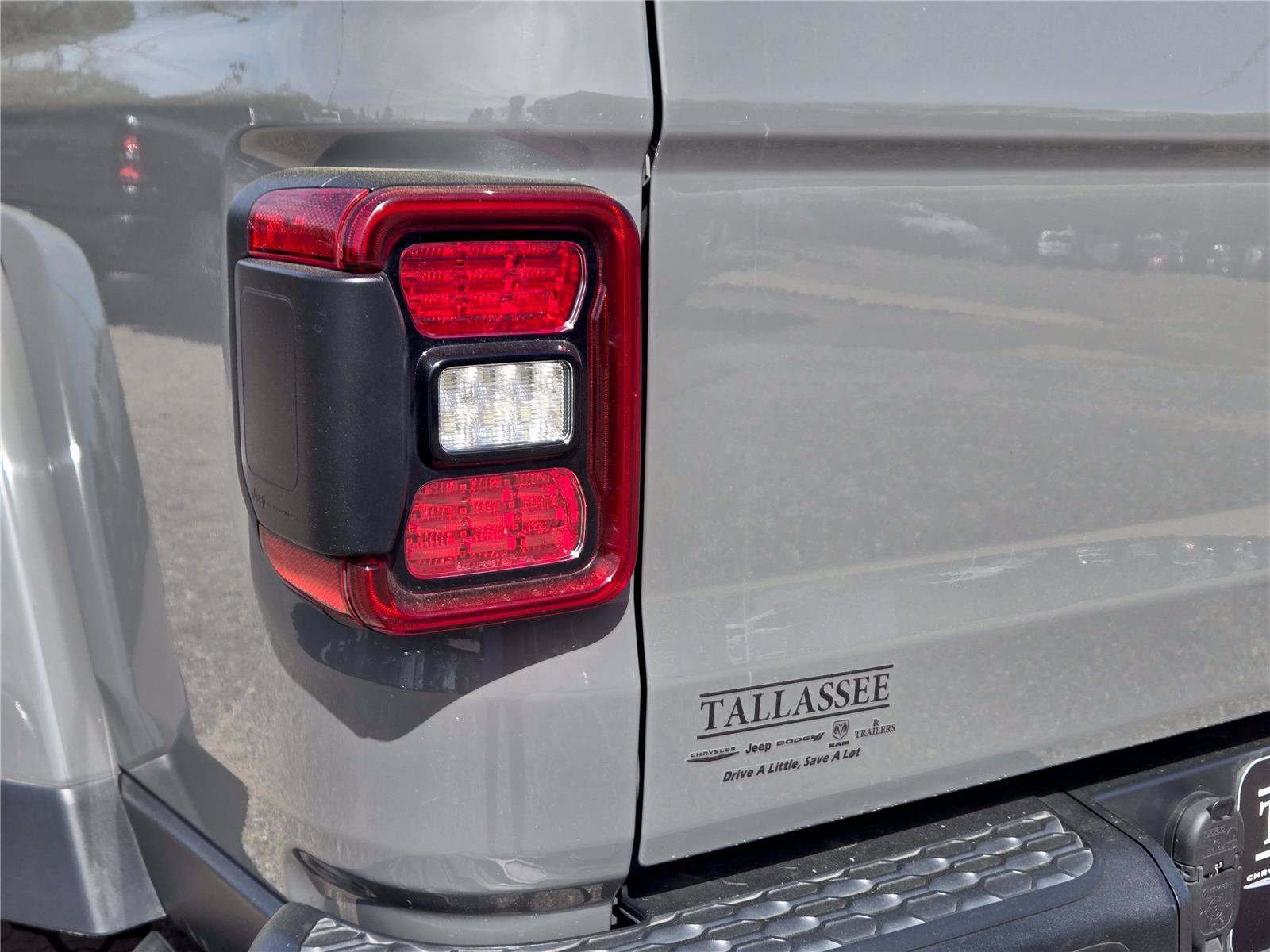 Certified Used 2021 Sting-Gray Clearcoat Jeep Rubicon image 9