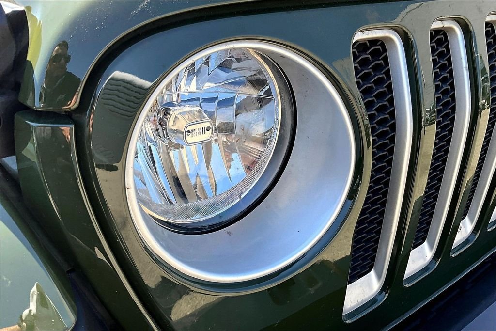Used 2022 Green Jeep Unlimited Sahara image 31
