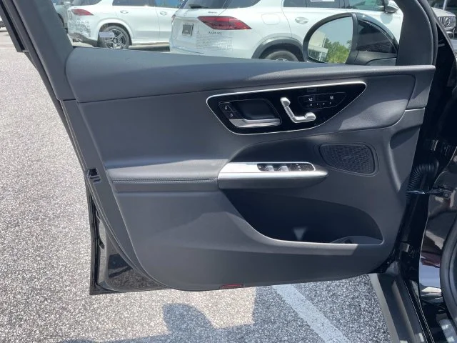 Used 2026 Black Mercedes-Benz GLC 300 image 17