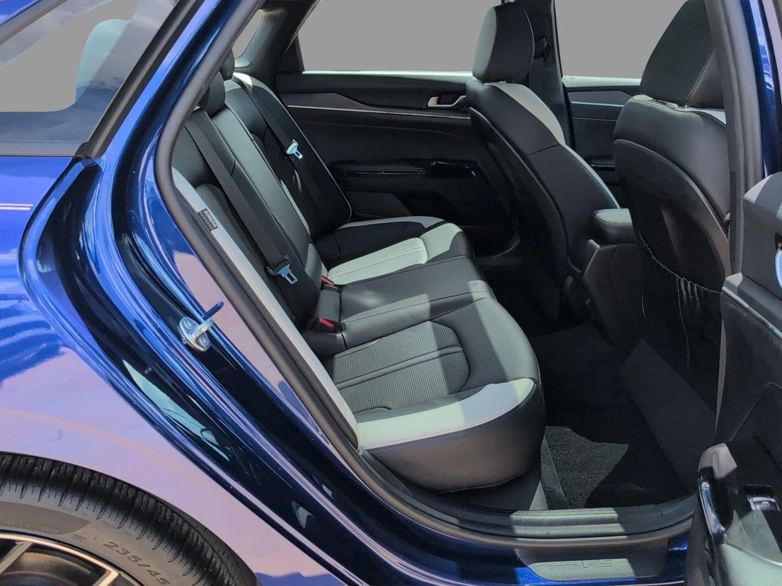 Used 2025 Yacht Blue Kia GT-Line image 25