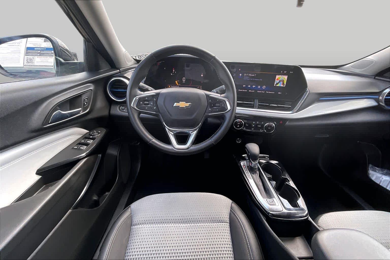 Certified Used 2025 Mosaic Black Metallic Chevrolet LT image 6