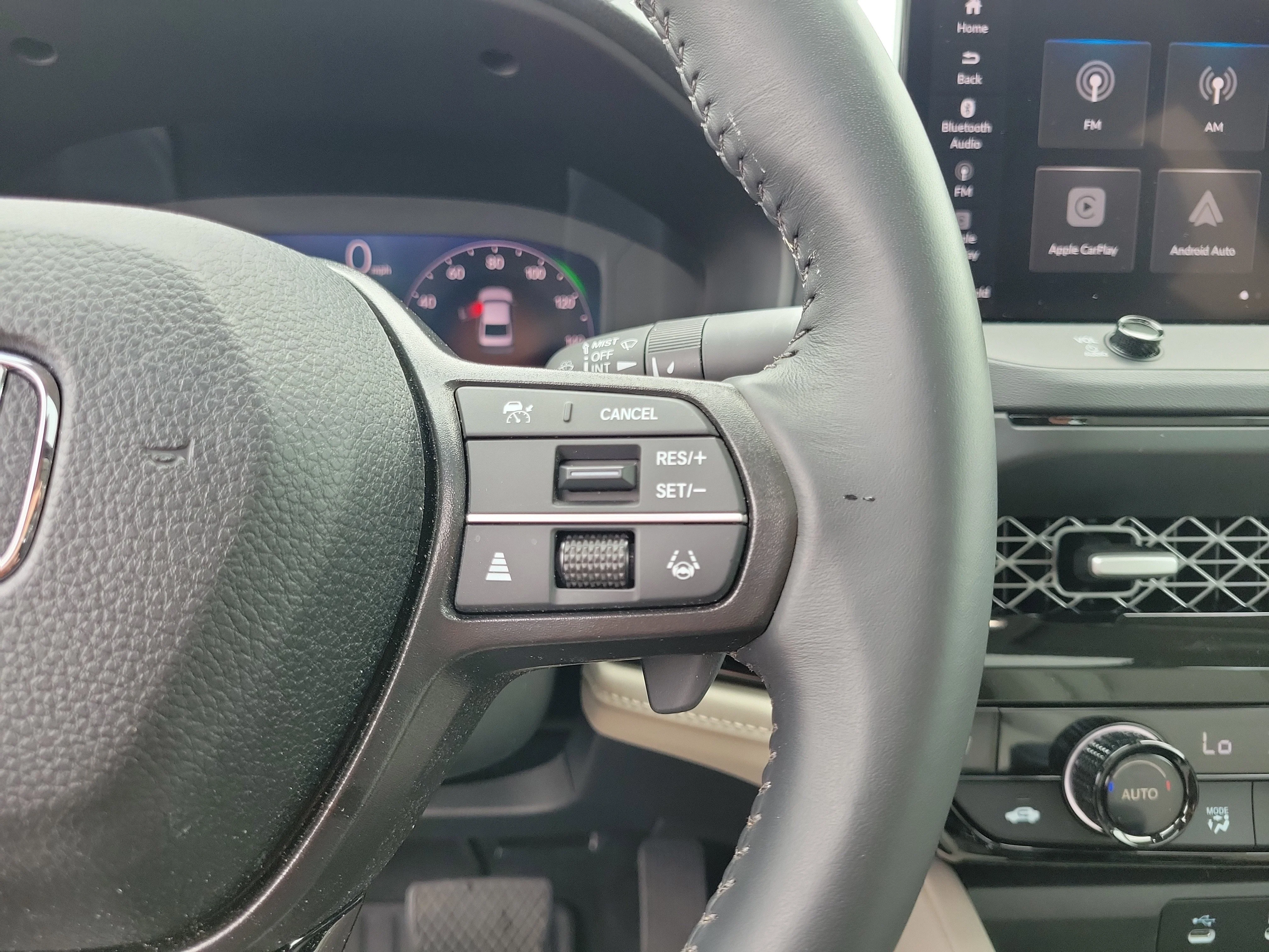 Used 2025 WHITE Honda EX-L image 23