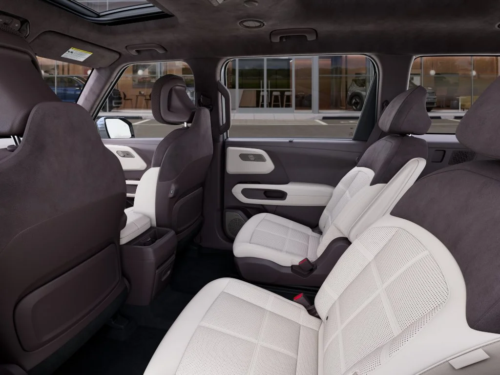 New 2027 White Kia SX Prestige image 18