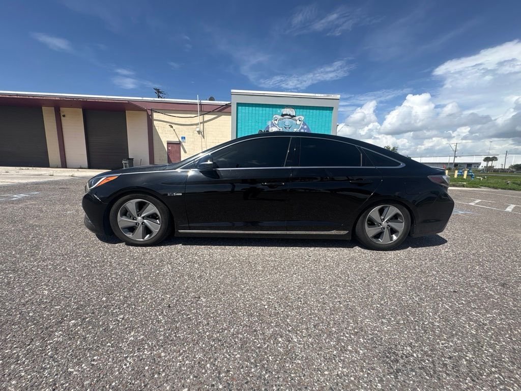 Used 2017 Black Hyundai Limited image 7