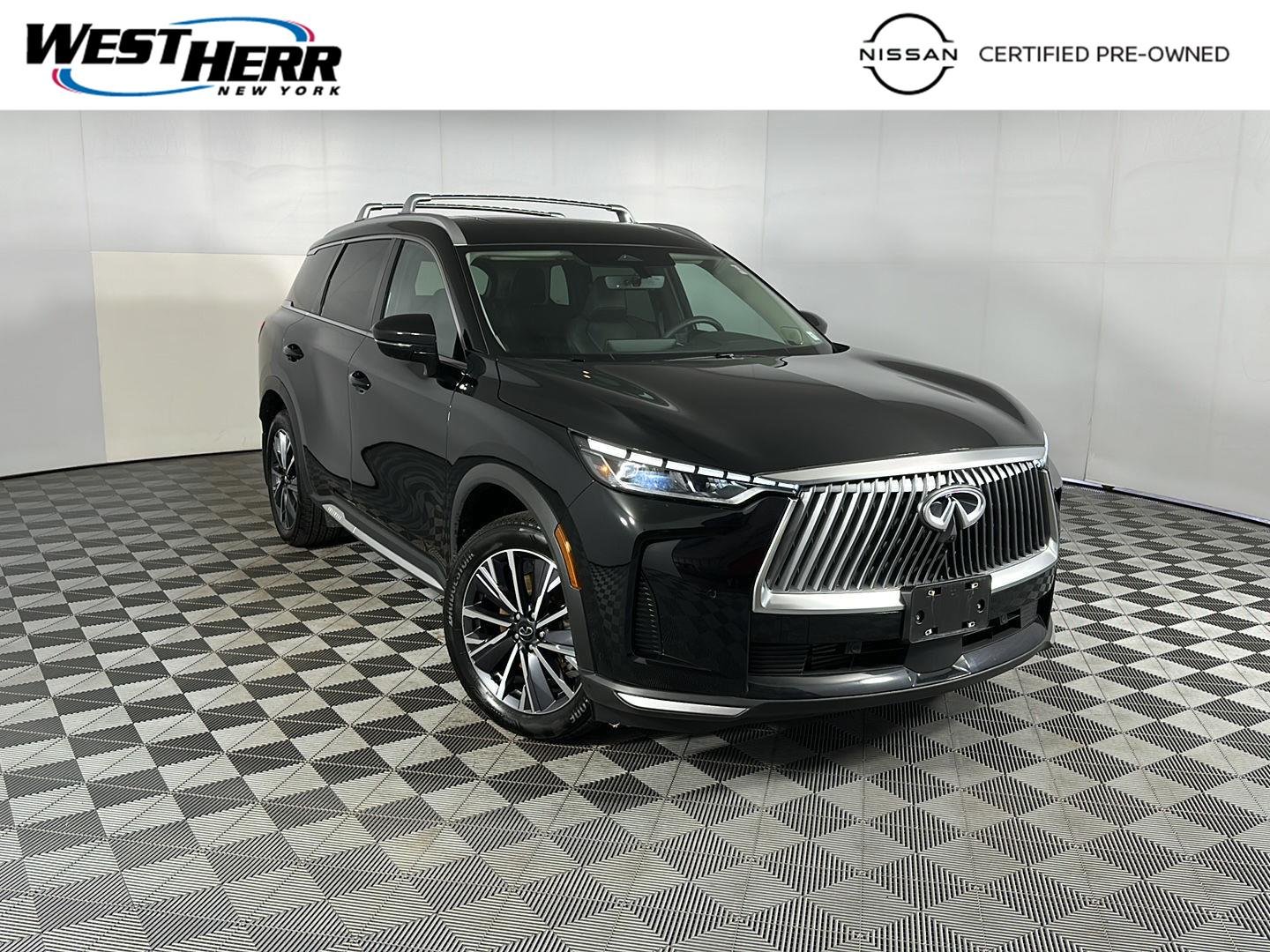 Used 2026 Mineral Black INFINITI LUXE image 1