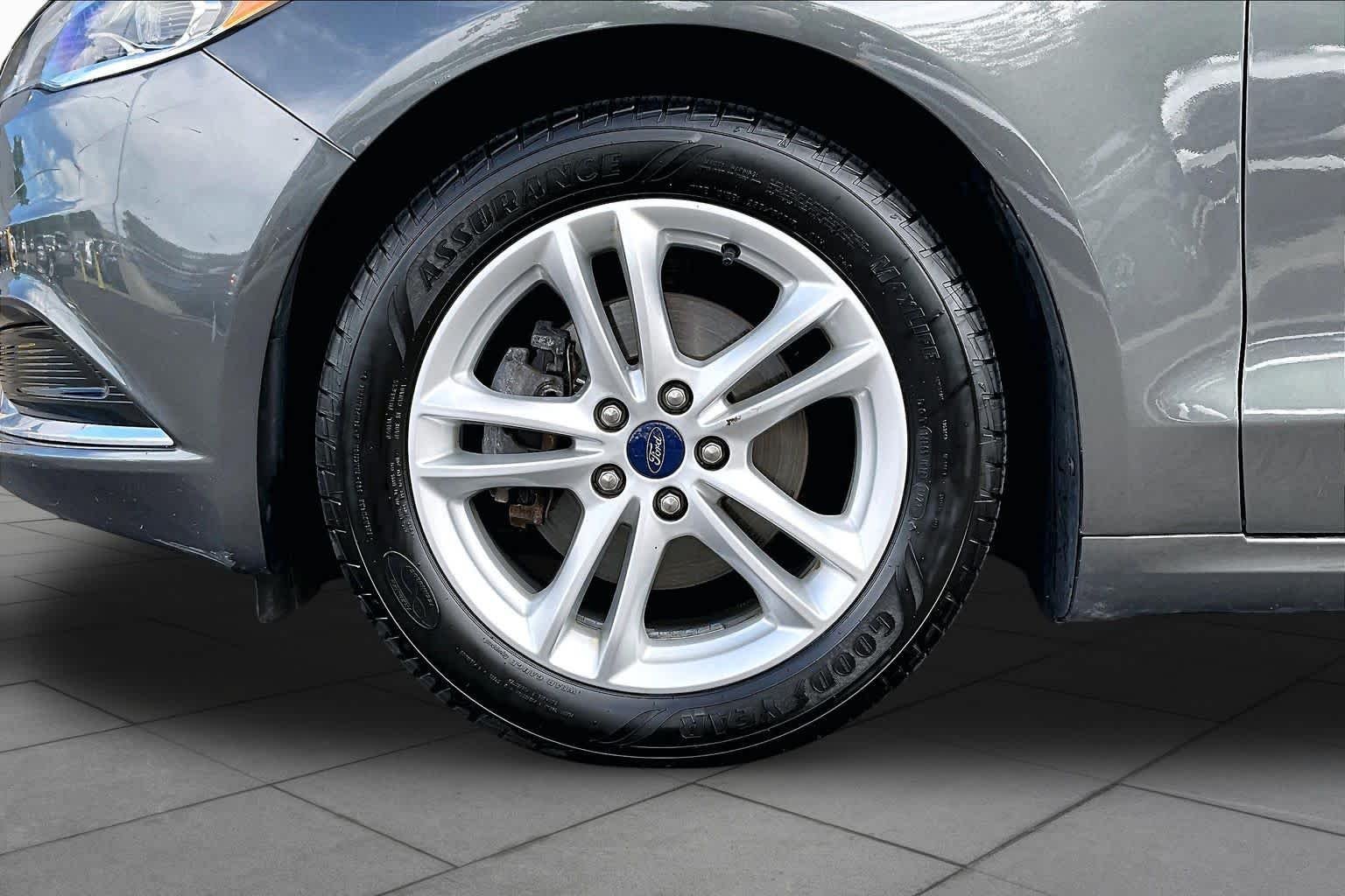 Used 2018 Magnetic Ford SE image 11